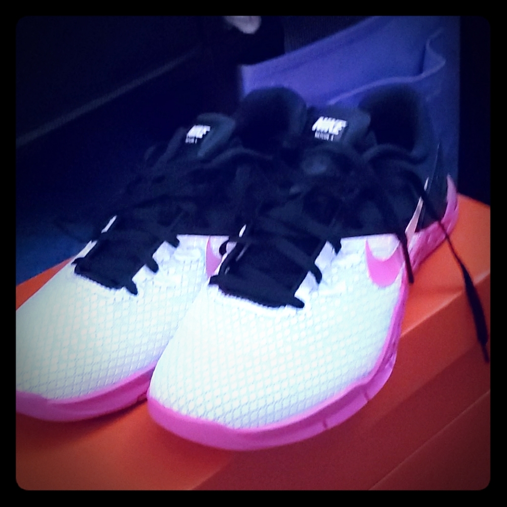 Nike womens sneakers